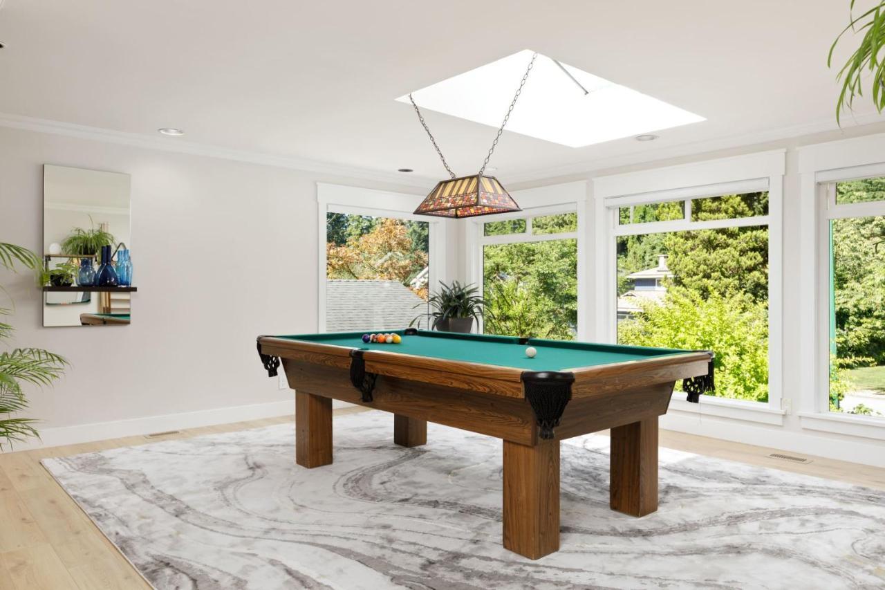 Beautiful Villa With Heated Pool Hot Tub By Forest North Vancouver Exterior foto