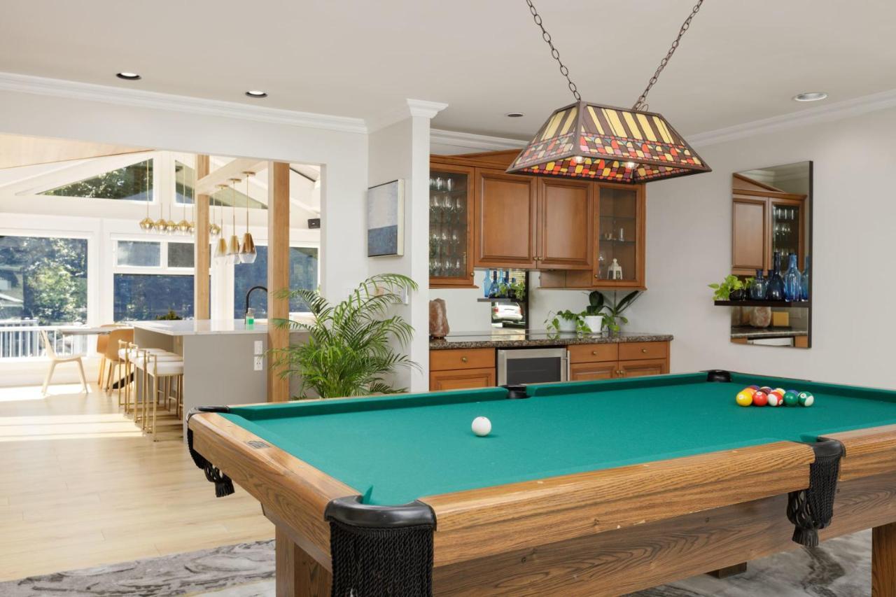 Beautiful Villa With Heated Pool Hot Tub By Forest North Vancouver Exterior foto