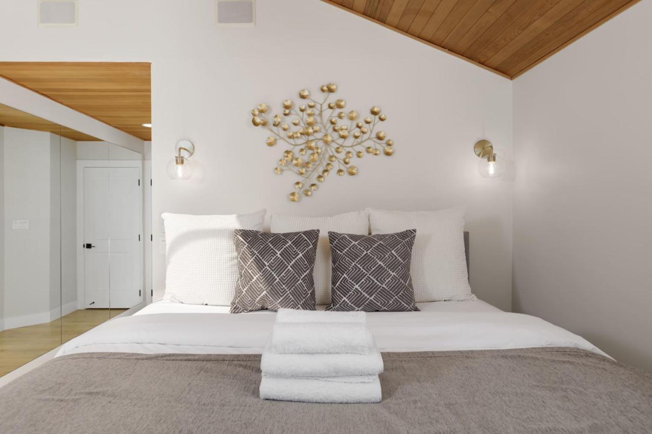 Beautiful Villa With Heated Pool Hot Tub By Forest North Vancouver Exterior foto